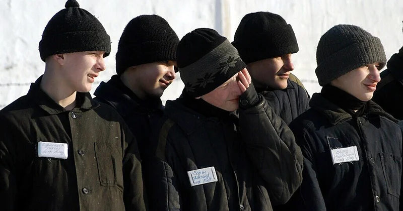 Российские власти внесли в список террористов 14 летнего школьника
