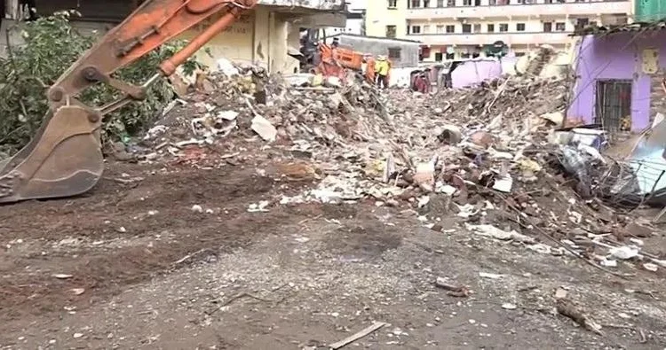 Hindistanda bina çöküb 15 nəfər ölüb, 9 nəfər yaralanıb