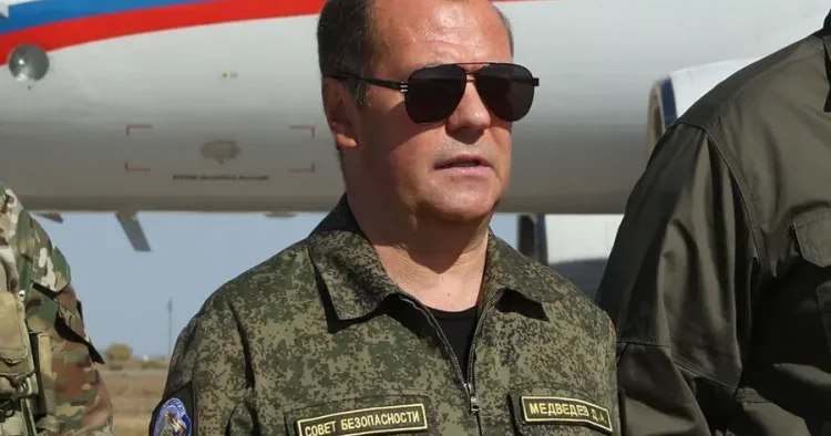 Medvedev Avstriyanı NATO ya daxil ola biləcəyi ilə hədələdi