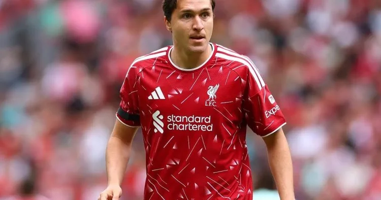 Liverpul un futbolçusu zədələndi