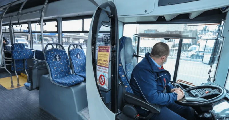 Jurnalist avtobus sürücülərindən narazı qaldı: “Bakının meri olduqlarını düşünürlər”