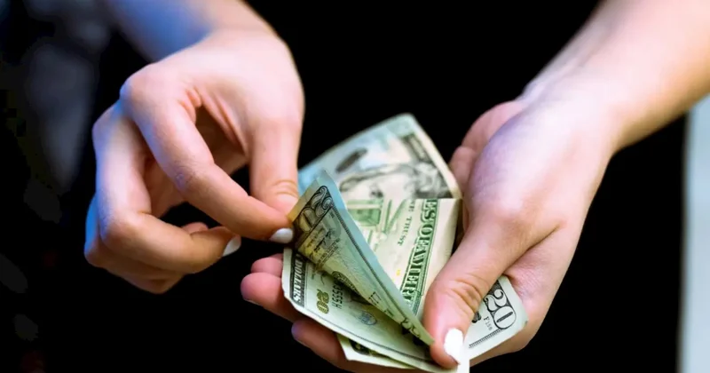 Banklarda vəsait artır, kreditlər necə dəyişir? Açıqlama