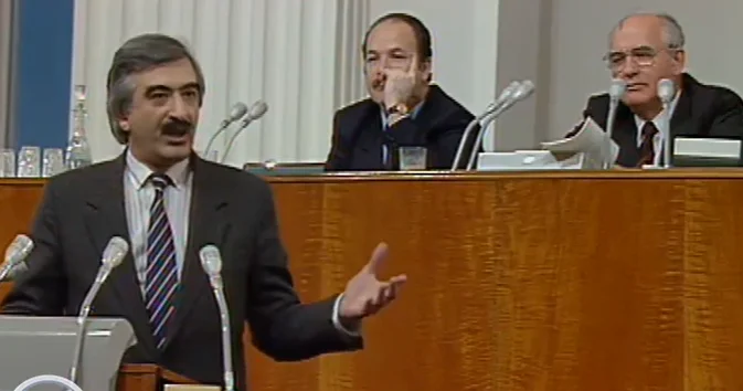 Polad Bülbüloğlu Qorbaçovun üzünə qışqırdı