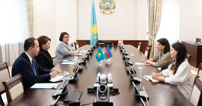 Günay Əfəndiyeva Aida Balayeva ilə görüşüb