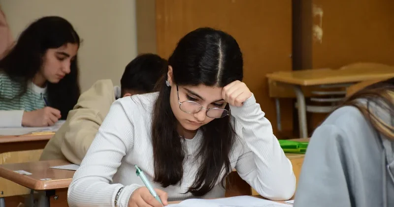 III qrupda boş yerlər yalnız bir ixtisasda qalıb