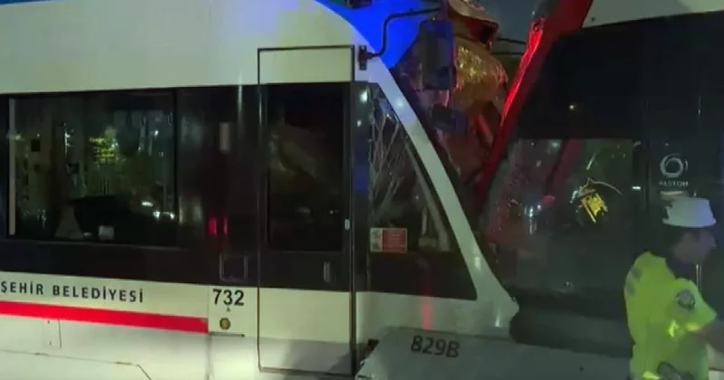 Türkiyədə daha bir QƏZA: tramvaylar üz üzə toqquşdu VİDEO