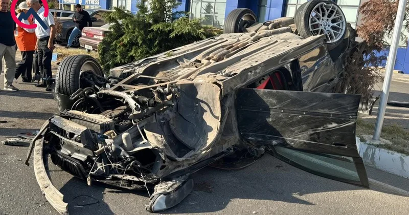 “BMW” 3 maşına çırpılıb aşdı Xəsarət alanlar var Video