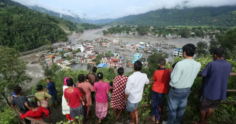 Nepalda nəhəng su anbarı DAŞDI: Axtarış xilasetmə işləri dayandırıldı