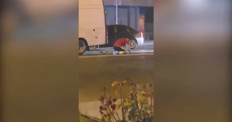 Yol işçisi yolda namaz qıldığına görə cərimələnib...