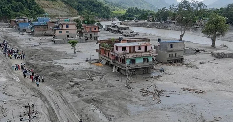 Nepalda 3 cü gün: Fəlakətin miqyası üzə çıxır Trampdan yardım vədi