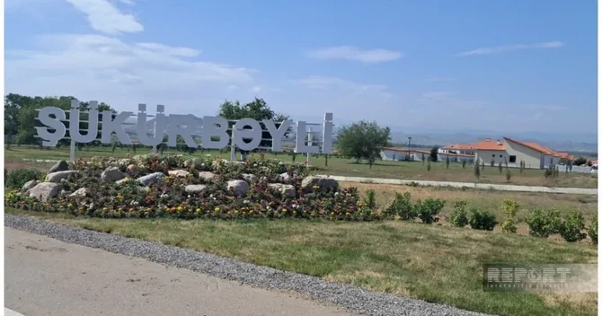 Növbəti köç karvanları Şükürbəyli və Horovlu kəndlərinə çatıb