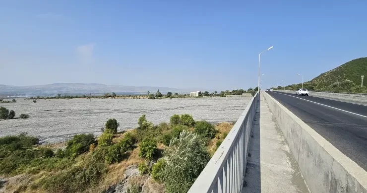 Şəkidə FACİƏ: müəllim körpüdən yıxılıb öldü