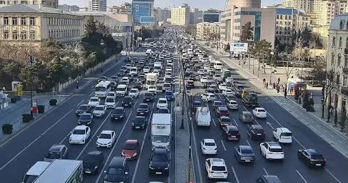 Yollarda vəziyyət çətinləşdi