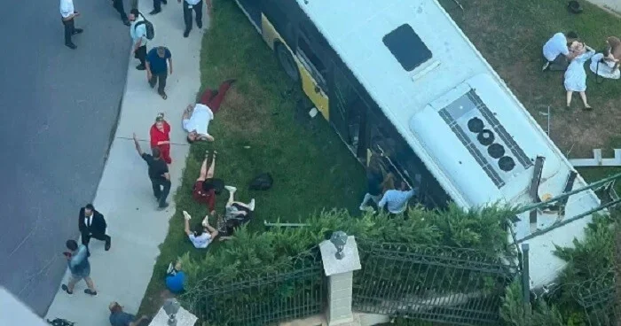 İstanbulda ağır qəza: 2 ölü, 16 yaralı