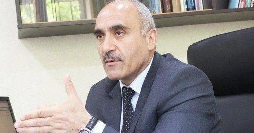 Yolu piyada keçmək istəyərkən çox bəsit bir qaydaya əməl etmək lazımdır: Nəqliyyat eksperti