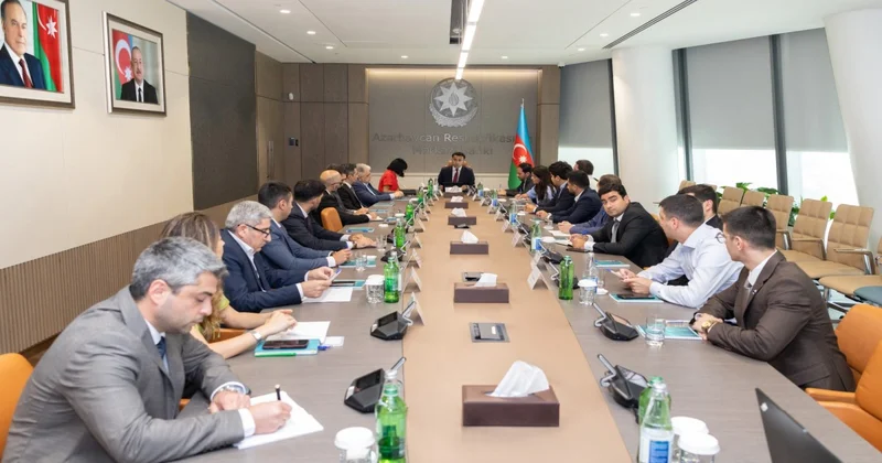 Maliyyə sektorunda rəqəmsal transformasiya və süni intellektin tətbiqi müzakirə edilib