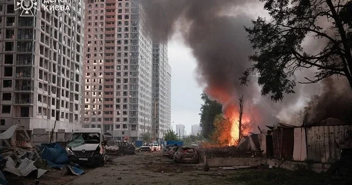 Rusiya 40 saatdır Kiyevi bombalayır