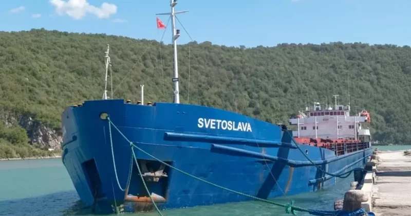 СМИ: Сухогруз с азербайджанскими моряками на борту затонул в Черном море