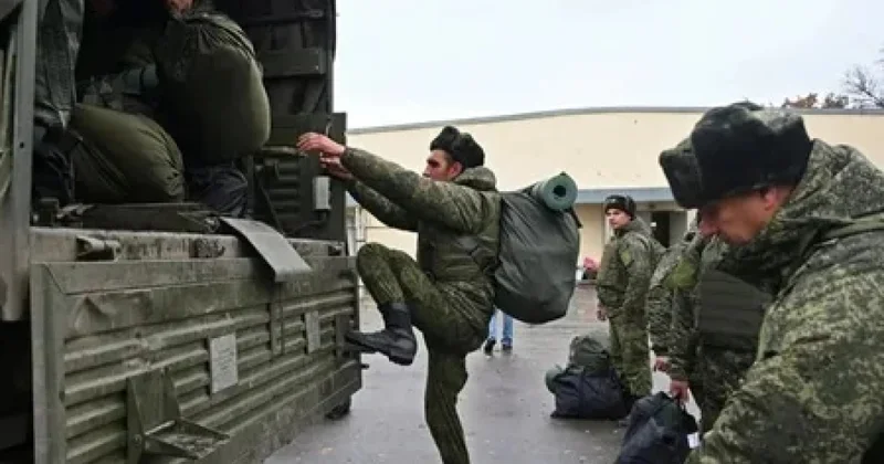 Тысячи погибают ежемесячно: армия РФ не успевает пополнять резервы утверждает The Guardian