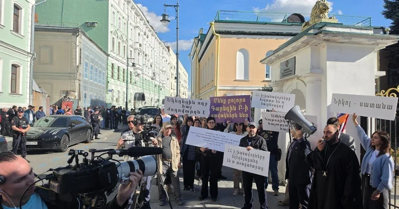 Никол сатана : акция перед посольством Армении в Москве Minval Politika