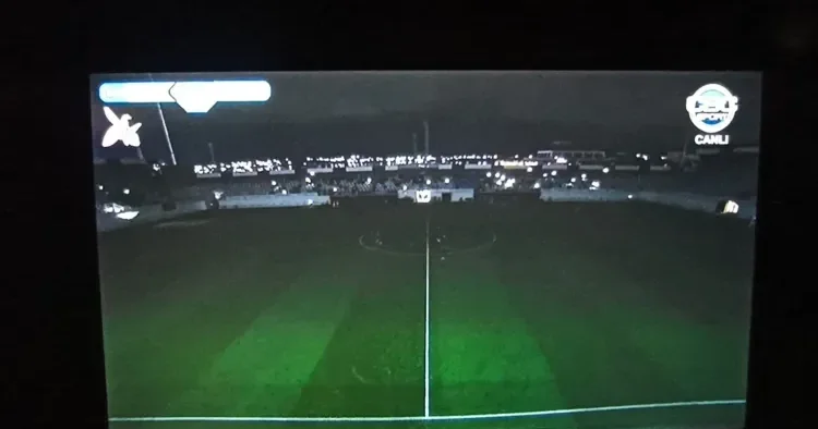 Sabah Sumqayıt matçında stadionda işıqlar SÖNDÜ