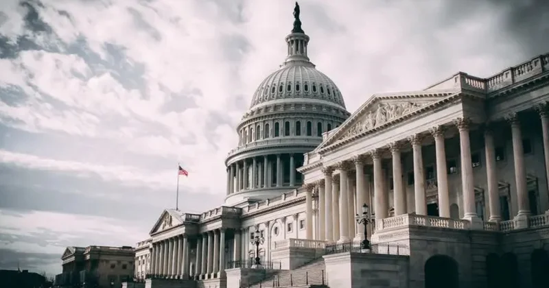 Угроза шатдауна в Америке: Трамп собирает лидеров Конгресса