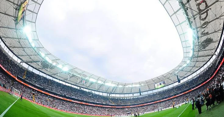 Azərbaycan liqasında kuryoz hadisə: Stadionda işıqlar söndü, oyun dayandı FOTO
