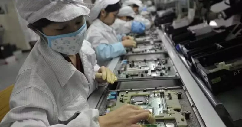 На фабрике iPhone в Китае царит рабская обстановка