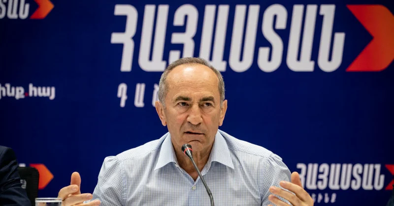 Robert Köçəryan və Vladimir Putin rejissor Tiqran Keosayanın vəfatı ilə bağlı başsağlığı verib