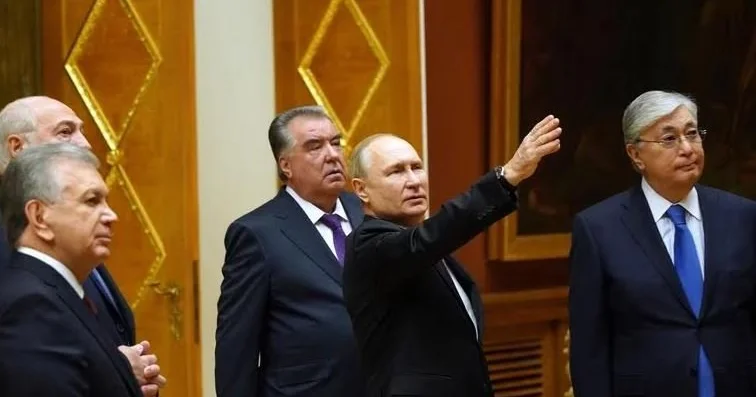 Tokayev referendum keçirir və hakimiyyətdən gedir