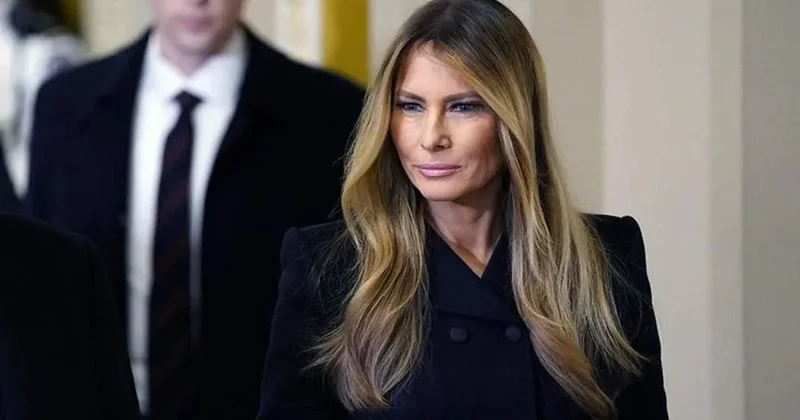 “Melaniya Tramp: kölgədən çıxan və siyasətə təsir edən birinci xanım“ “The Times“