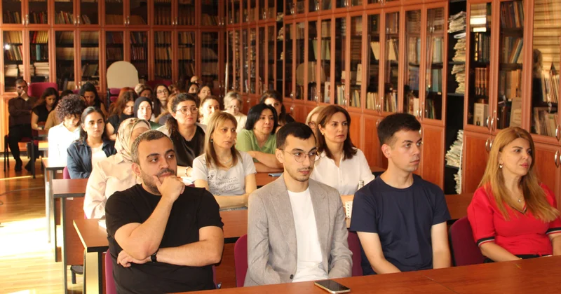 “Şərq memarlıq ənənələri və Əcəmi Naxçıvani” elmi sessiya