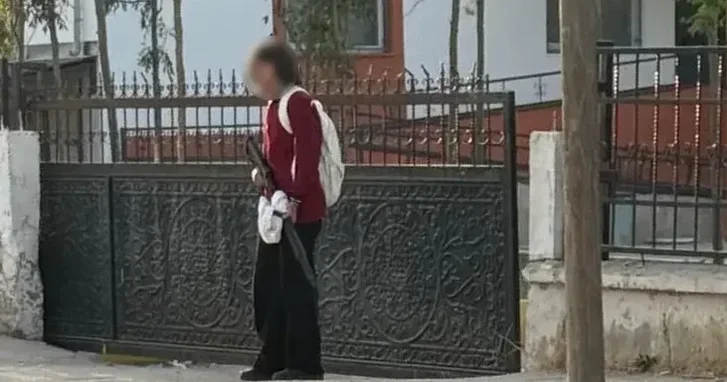 В Турции ученица пришла к школе с ружьем: оружие отобрали родители и учителя