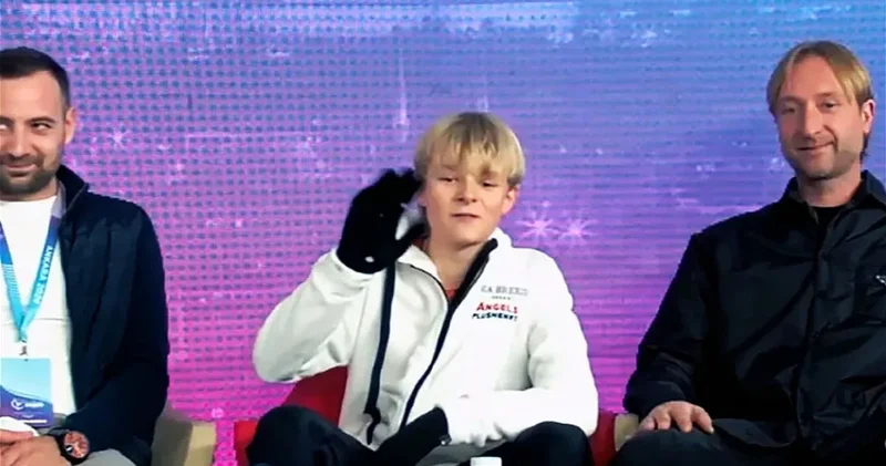 Почему 13 летний Гном не носит форму Азербайджана?