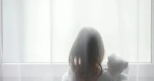 Ata 3 yaşlı qızını 60 yaşlı kişiyə gəlin kimi satmağa çalışdı