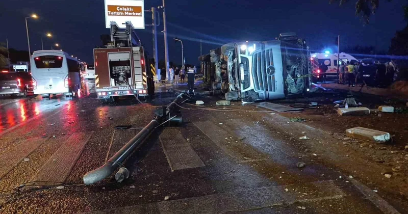 Гражданка Азербайджана погибла под опрокинувшейся фурой в Анталье ВИДЕО