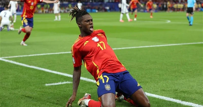“Mançester Yunayted” dünya çempionunu transfer etmək istəyir