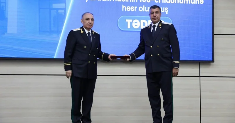 Kamran Əliyev generallara yeni rütbələrini təqdim etdi