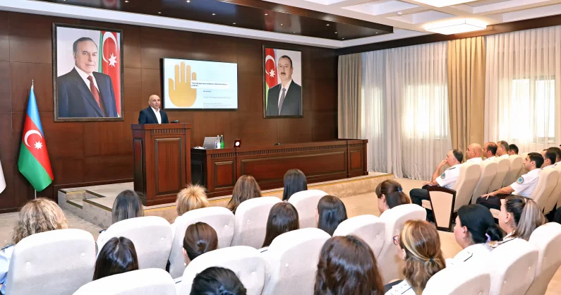 Miqrasiya Xidməti əməkdaşlarına korrupsiyaya qarşı təlim keçirilib