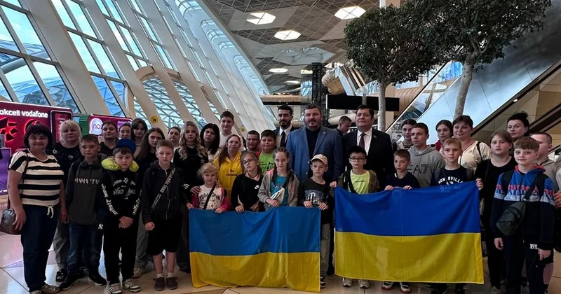 Азербайджан принял еще 30 детей из Украины на реабилитацию