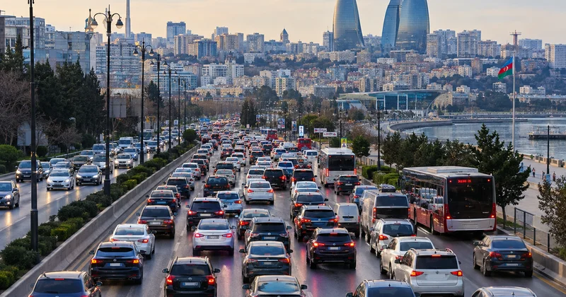 Bakının bu yollarında hərəkət çətinləşdi Siyahı
