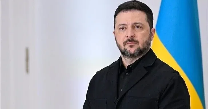 Зеленский заявил о необходимости ответа на удар по Академии наук в Киеве