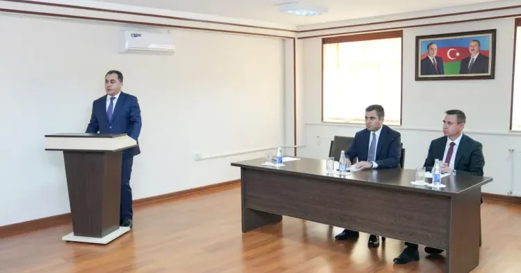 Yeni təhsil naziri kollektivə təqdim olundu FOTO
