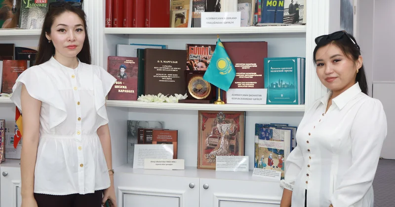 Qazaxıstanlı tədqiqatçılar MEK in zəngin fondu ilə tanış olublar