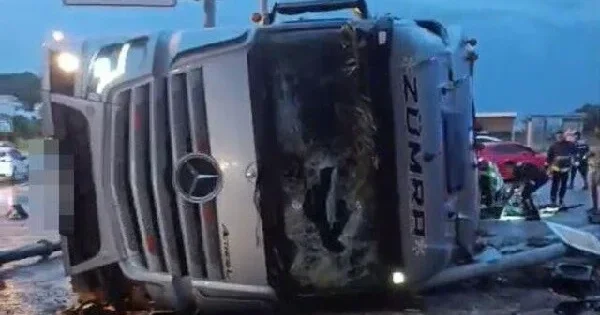Türkiyədə azərbaycanlının üzərinə TIR aşdı Video