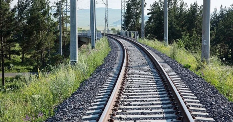 Bakı Ələt Böyük Kəsik dəmir yolunun modernləşdirilməsi üçün 260 mln. dollarlıq layihə nəzərdə tutulur