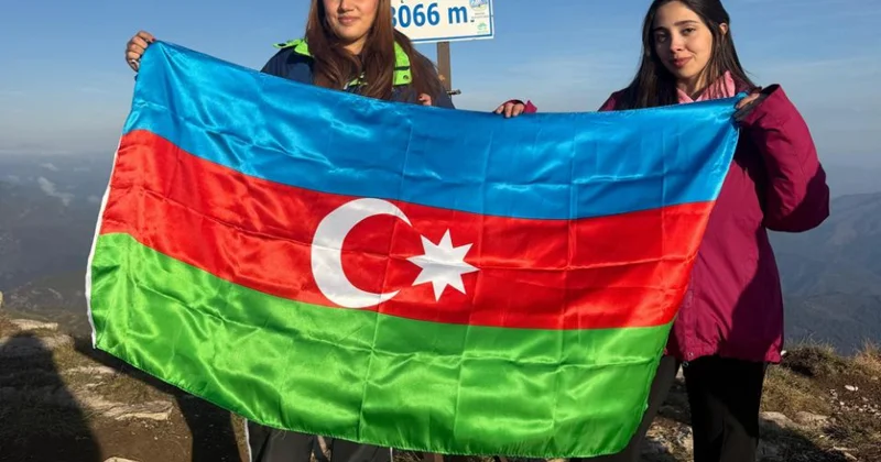BDU nun magistrantları Kəpəz zirvəsinə yürüşdə iştirak ediblər