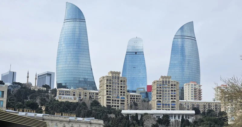 Azərbaycan cəmiyyətinin özünümüşahidəsi