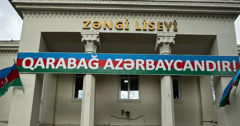 Liseyin yaxınlığında ağac yandı, məktəbin elektrik xətləri zərər gördü