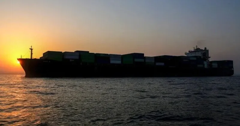 Hörmüz boğazında İranın raket hücumu nəticəsində ABŞ nin 8 hərbi dənizçisi xəsarət alıb